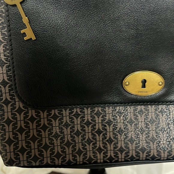 Fossil Black & Logo Pattern Crossbody Bag Gold Hardware and Adjustable strap - Picture 2 of 8